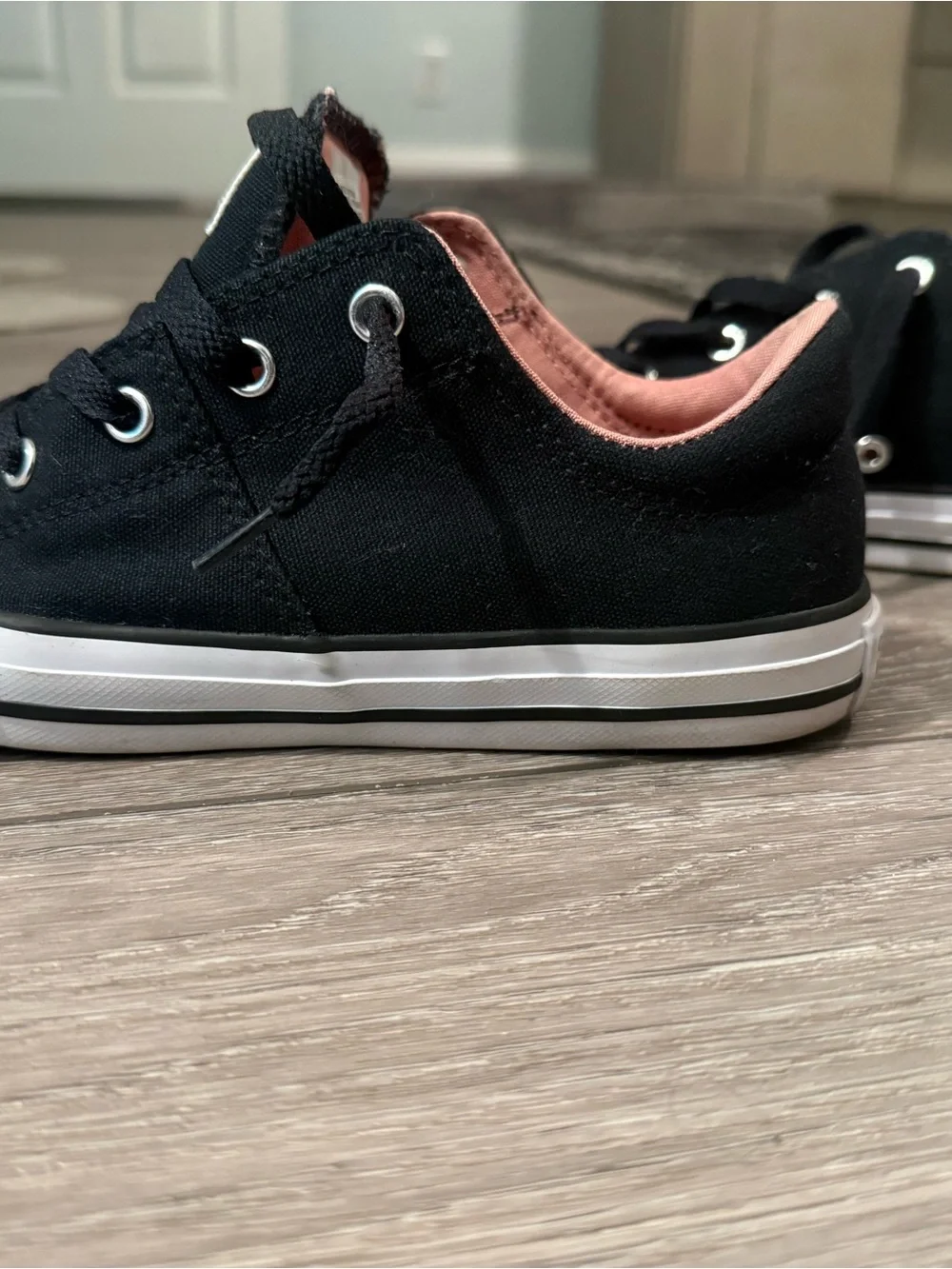 Converse Kids Black Low Top Sneakers with Pink Lining